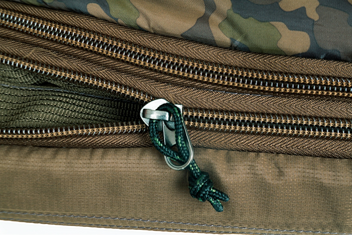 Shimano Trench Camou Bedchair Stretcher System Wide (Stretcher + Slaapzak) 6 Shimano Trench Camou Bedchair Stretcher System Wide (Stretcher + Slaapzak) - Afbeelding 4